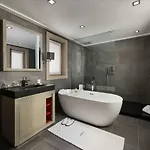 Hotel Le K2 Djola 4*