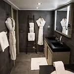 Le K2 Djola Hotel 4*