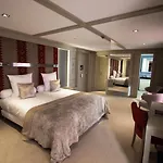 Le K2 Djola Hotel 4*